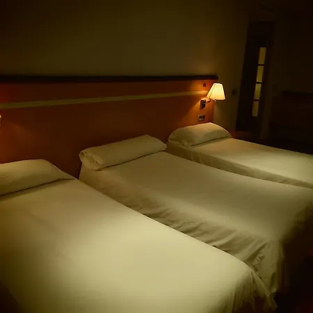 Isur Hotel Llerena