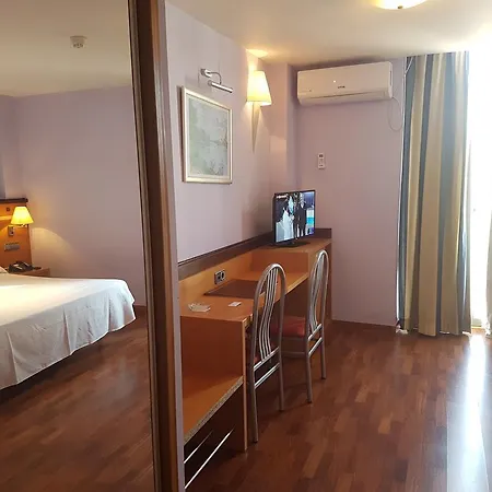 Isur Hotel