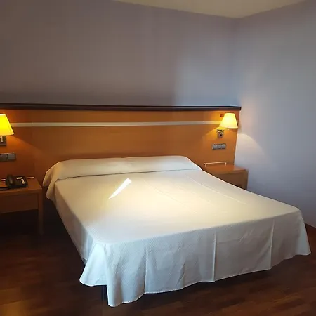 Ξενοδοχείο Isur Llerena