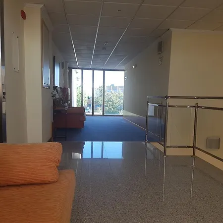 Isur Hotel Llerena