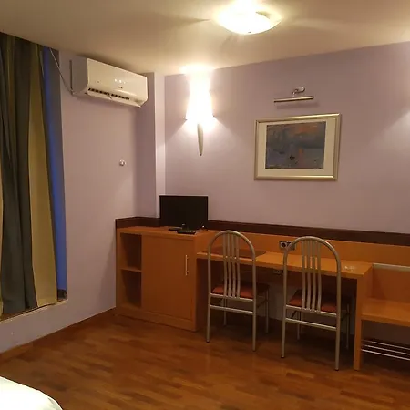 Isur Hotel 3*